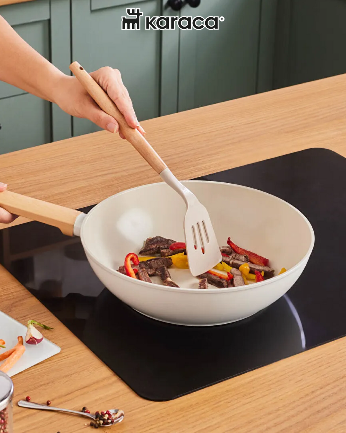 Karaca Swıss Crystal Almond Cream 28 Cm Wok Tava Ind Ürün ana görseli